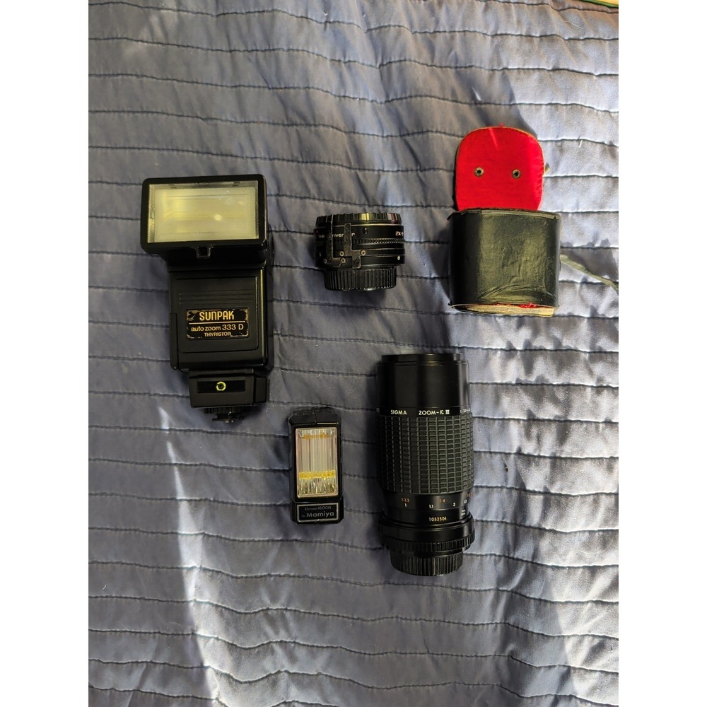 Vintage Photography Lot: Sigma 75-210mm Lens, Vivitar Teleconverter, Flashes